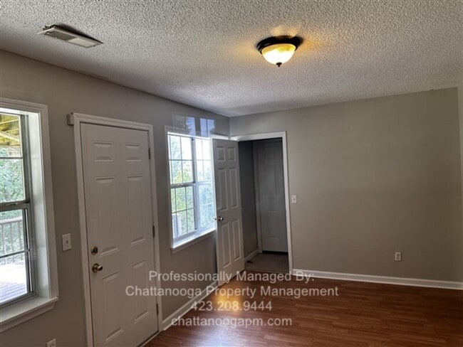 Building Photo - 6815 Benwood Dr