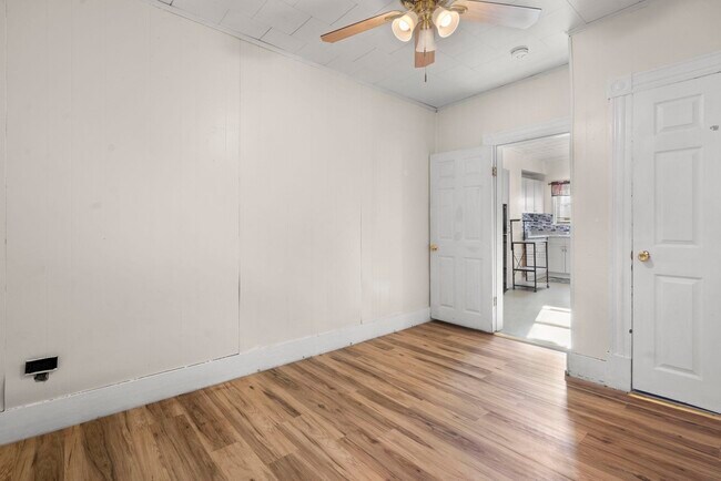 Building Photo - 25 Salem St