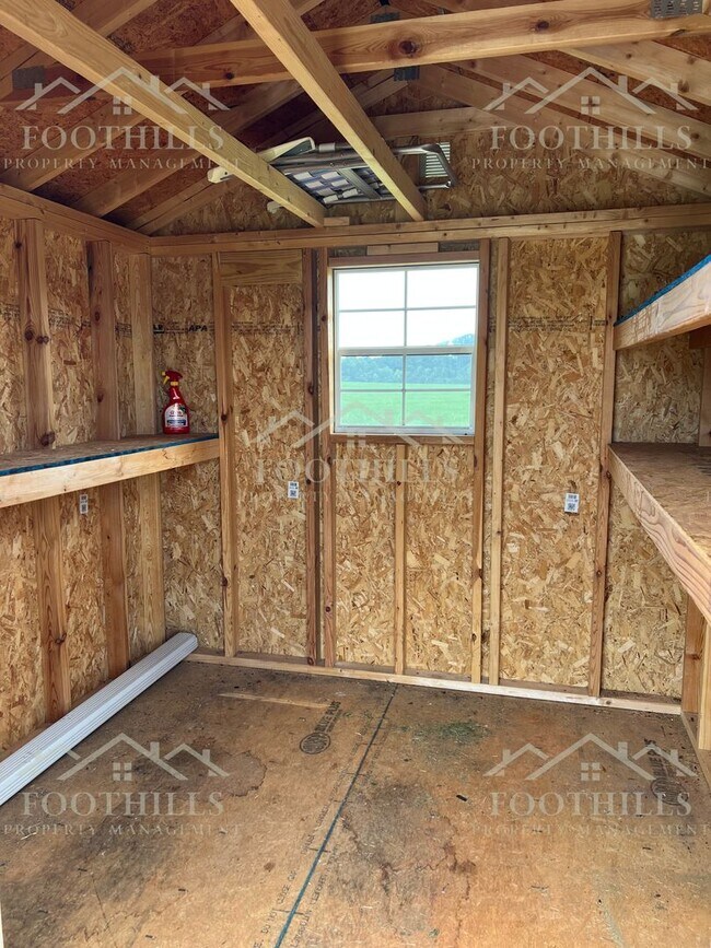Building Photo - 119 McClain Lake Drive