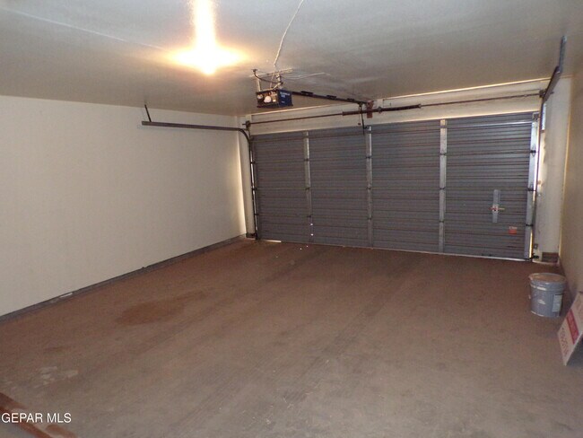 Building Photo - 4820 Louisiana St