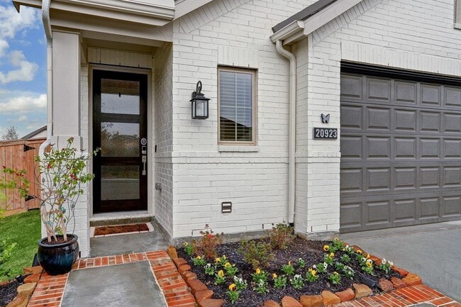 Building Photo - 20923 Grand Surprise Ct