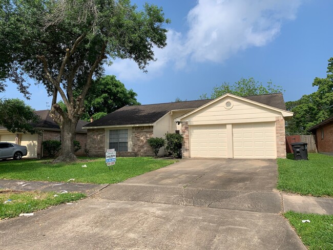 Building Photo - 16738 Quail Briar Dr