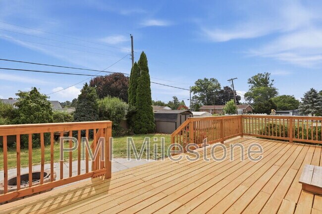 Building Photo - 233 Carmack Dr