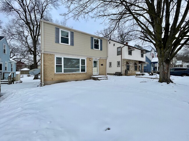 Primary Photo - Four Bedroom House in Southeast Grand Rapids