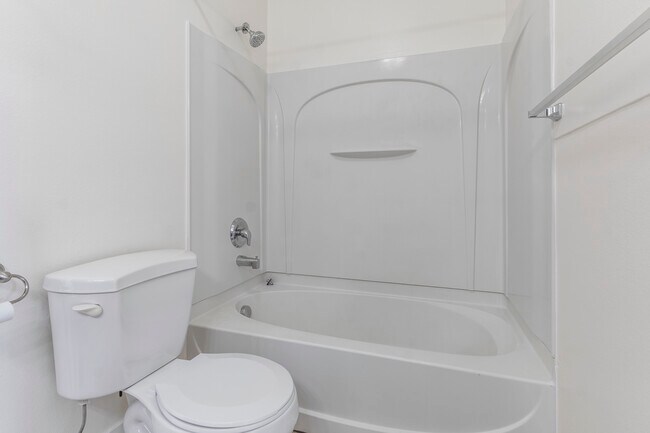 Building Photo - 389 S State St