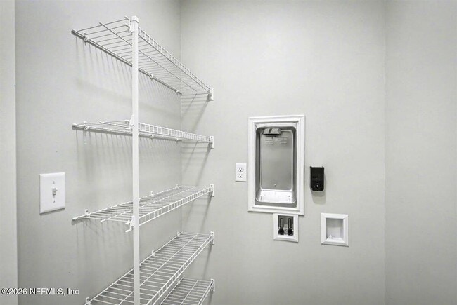 Building Photo - 2210 Shepard St