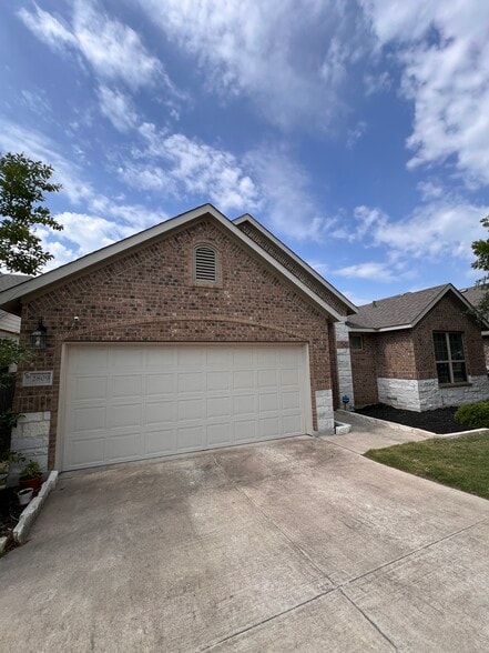 Primary Photo - 2809 Rabbit Creek Dr