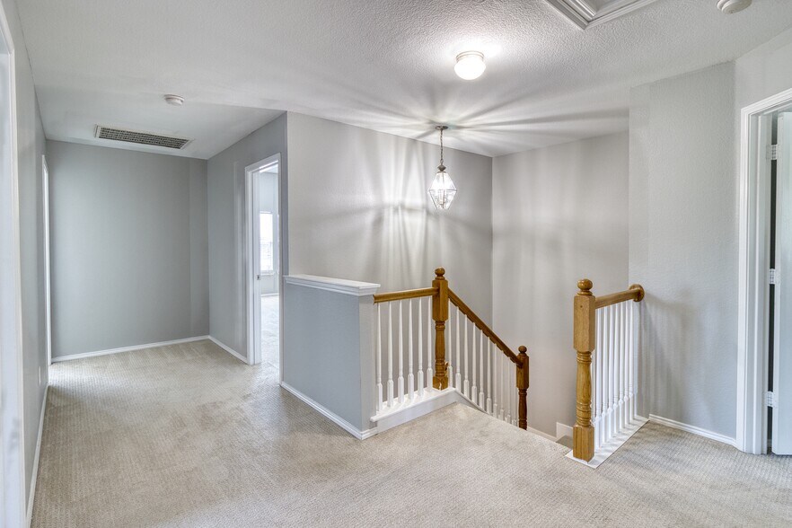 Building Photo - 9961 Delamere Dr