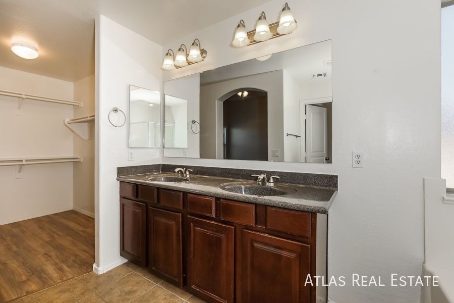 Building Photo - 2726 E Denim Trail