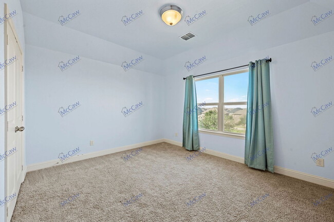 Building Photo - 5595 Lightfoot Ln