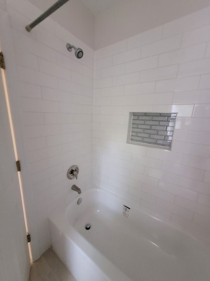 Building Photo - 417 I St NE