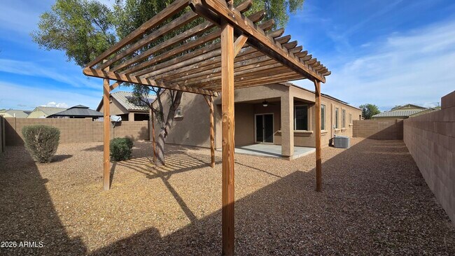 Building Photo - 5042 S 237th Dr