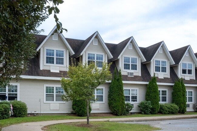 Building Photo - 1 bed, 1 bath independent senior living (5...