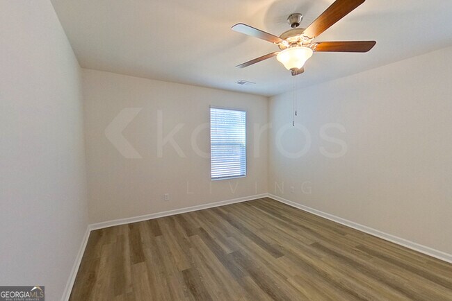 Building Photo - 127 Overstreet Way