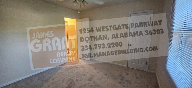 Building Photo - 306 Mustang Dr