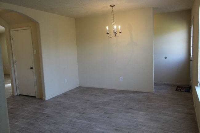 Building Photo - 5707 Saluda Creek Ln