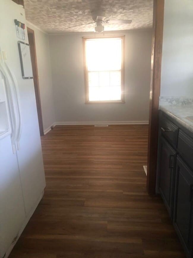 Building Photo - 2 Bedroom 1 Bath House