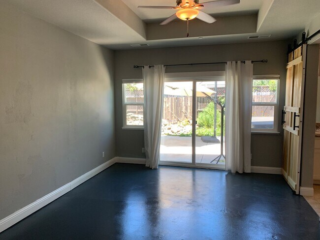 Building Photo - WOULD YOU LIKE TO CONTROL YOUR PG&E BILL AS A RENTER? MOVE-IN SPECIAL- $400 OFF OF THE 1ST MONTHS...