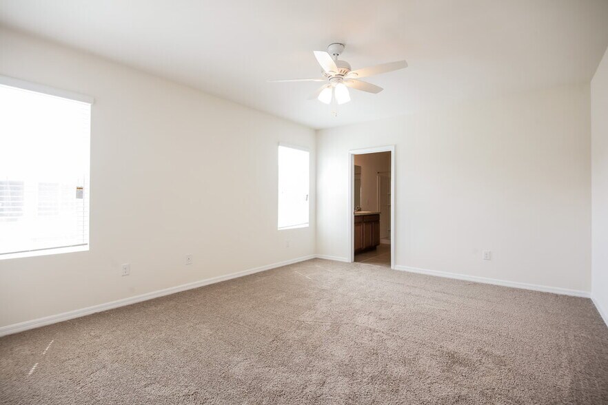 Building Photo - 714 SW 6th St