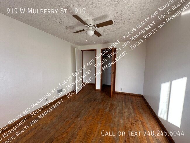 Building Photo - 919 W Mulberry St