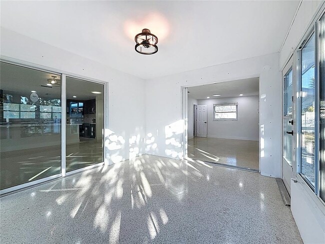 Building Photo - 2161 Edythe Dr