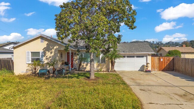 Building Photo - 1437 Arroyo Ave