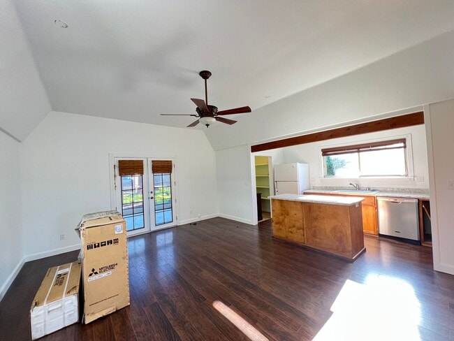 Building Photo - Hidden Gem in Benicia