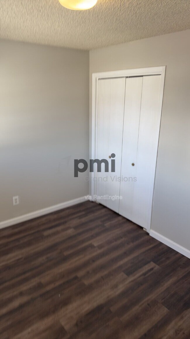 Building Photo - 24 W Buchanan Ave