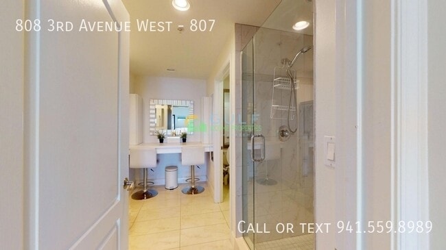 Building Photo - 808 3rd Ave