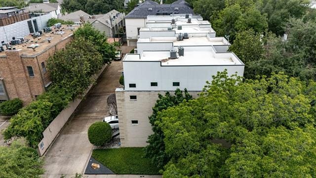Building Photo - 3925 Gilbert Ave