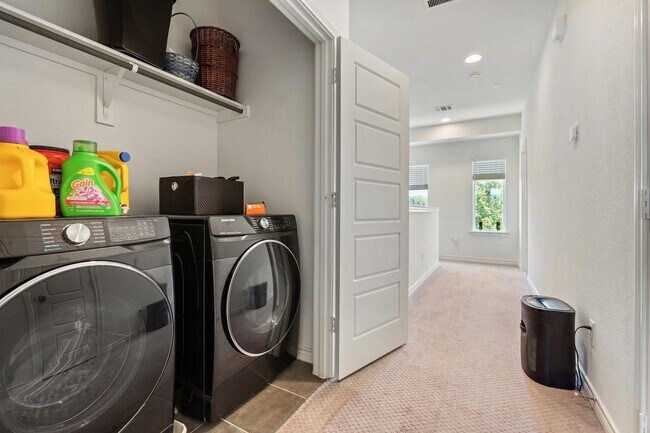 Building Photo - 2830 Addison Park Ln