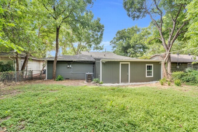 Building Photo - 6124 Sundown Dr