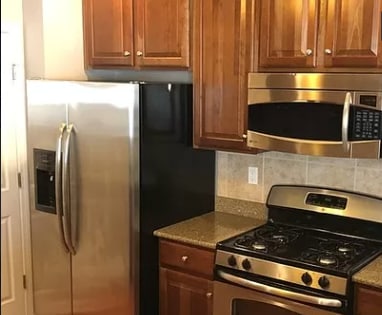 Building Photo - "Charming 3-Bed Oasis with 2.5 Baths in Pr...