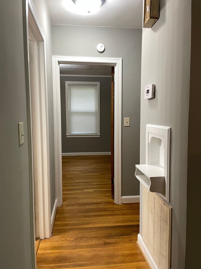 Building Photo - Beautiful 2 bed, 1 bath brick home! Located in Asheboro near McCrary Park!