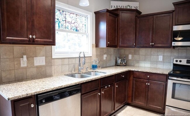 Building Photo - 1246 Brickyard Dr