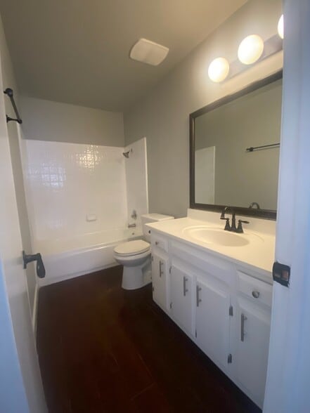 Building Photo - 27630 Baroni Rd