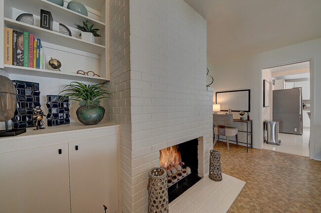 Building Photo - 444 N Shattuck Pl