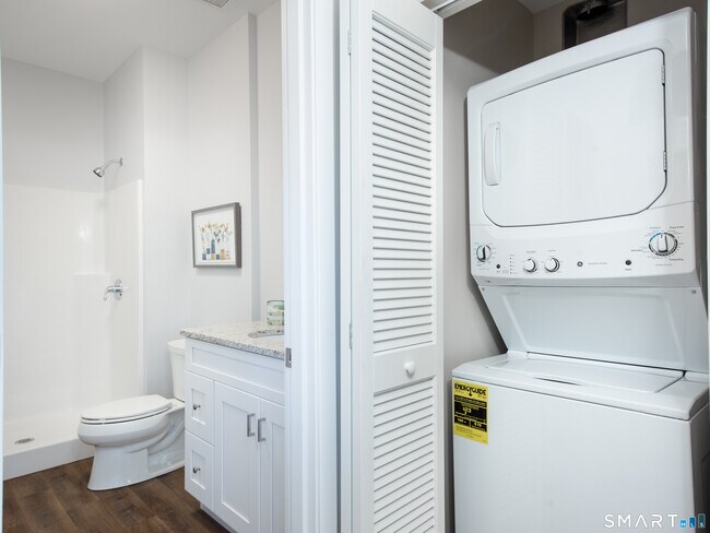 Building Photo - 170 Ridge Rd