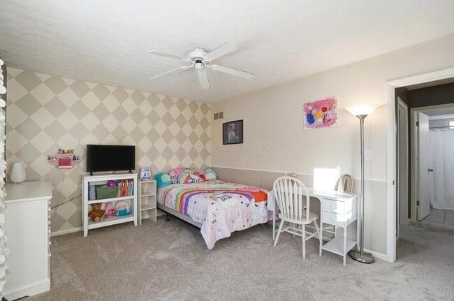 Building Photo - Spacious 4BR Home with Finished Basement & Fenced Yard in Olentangy Hills