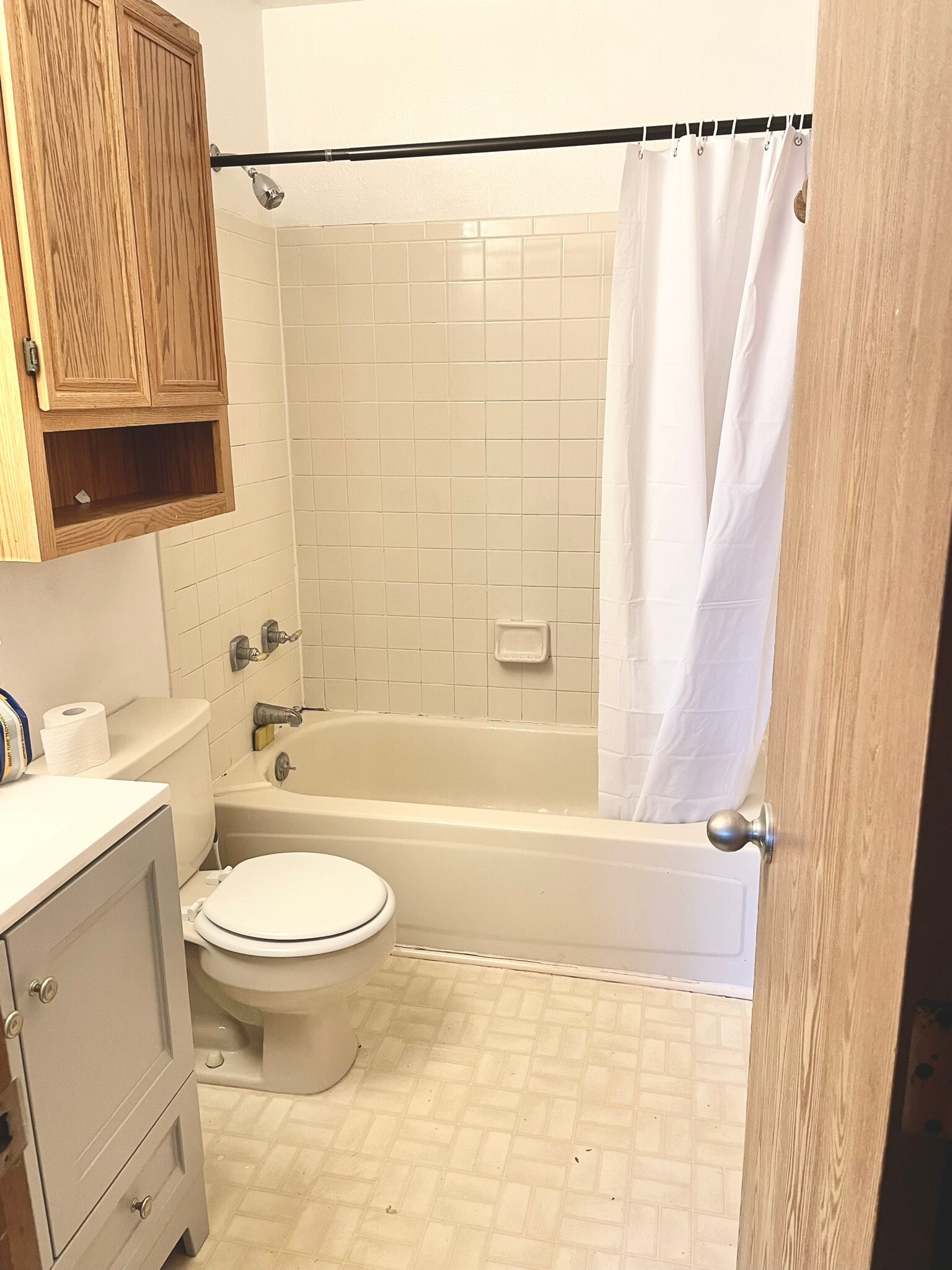 Bathroom - 1760 S Ammons St