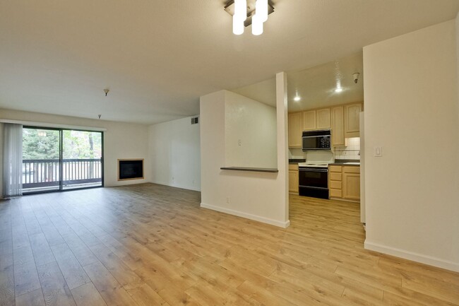 Building Photo - 2-bedroom, 2-bathroom condo in Awesome Mou...