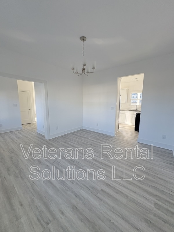 Building Photo - 131 Bourbon St