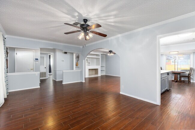 Building Photo - 10615 Lands Run St