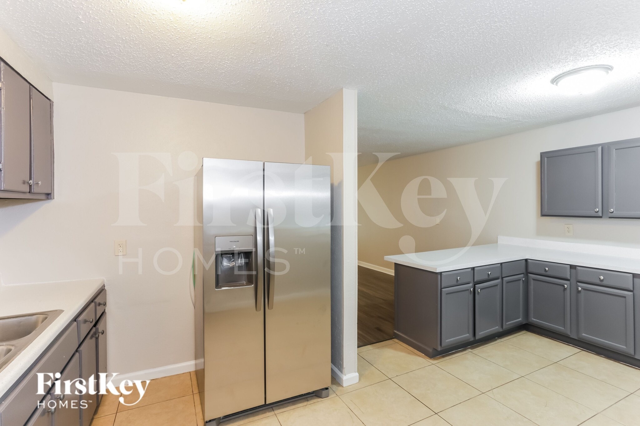 Building Photo - 917 Montclair Dr