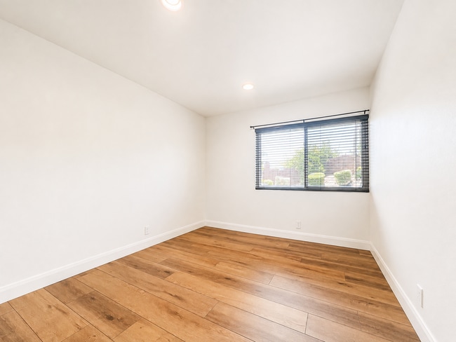 Building Photo - 3008 Cardillo Ave
