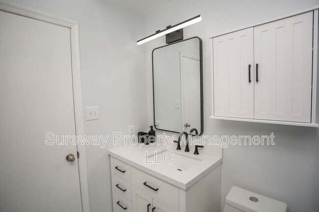 Building Photo - 146 Shoreline Dr
