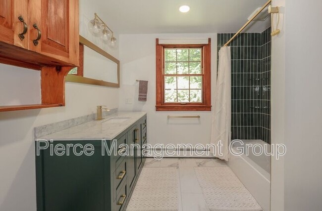 Building Photo - 32 Morse Cir