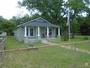 Building Photo - Plenty of Space in Hope Mills! $1050/month!
