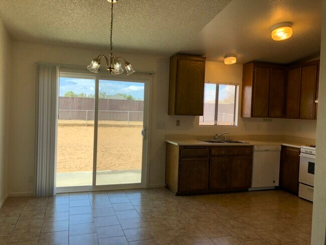 Building Photo - 22578 El Centro Rd