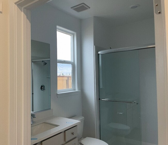 Building Photo - Beautiful Northlake 4 BED 3.5 BATH